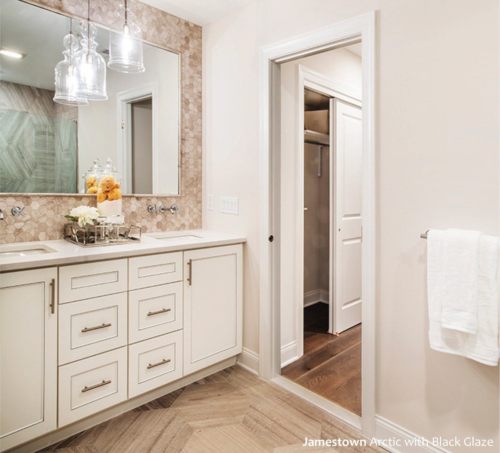 Jamestown Arctic with Black Glace Cabinets