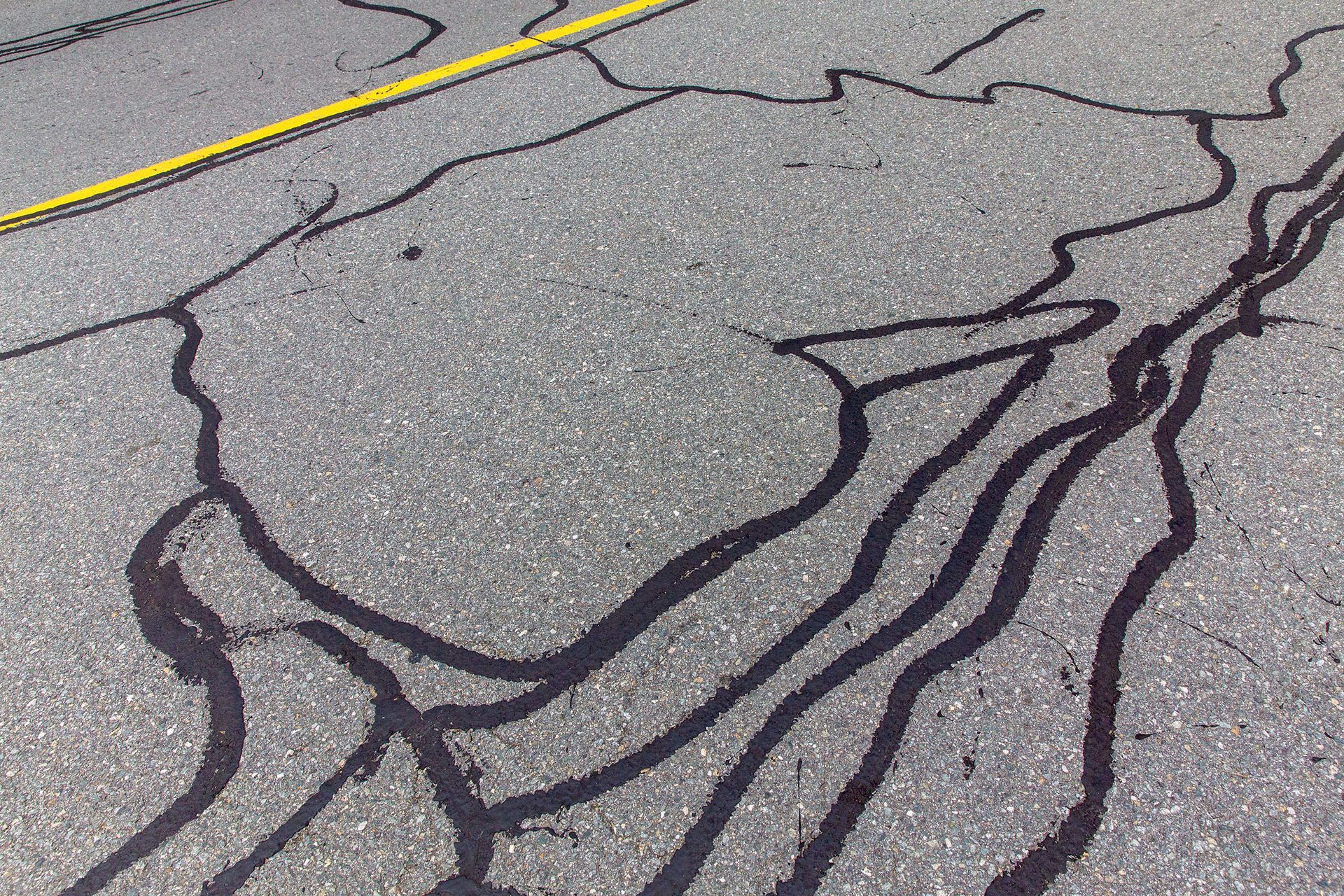 asphalt crack repair