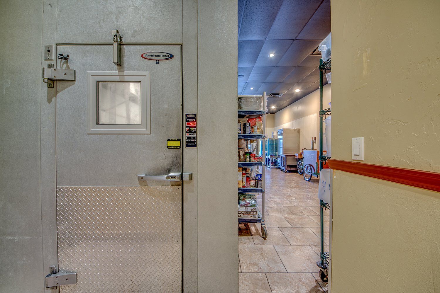 Walk-in refrigerator