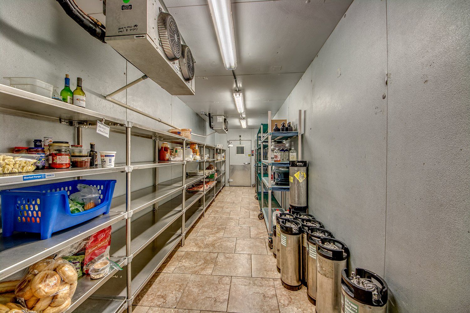 Walk-in refrigerator