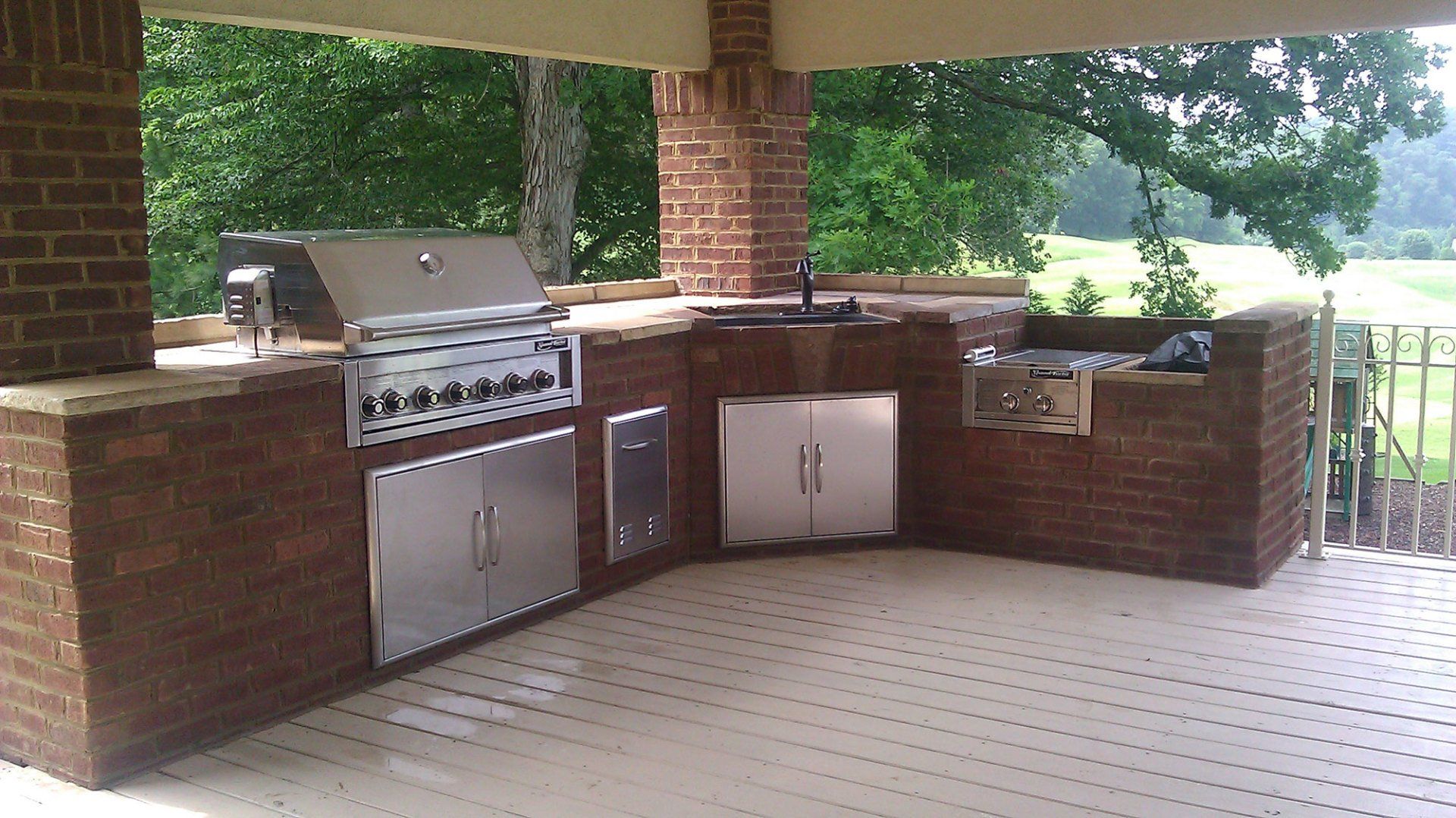 Outdoor  Kitchen