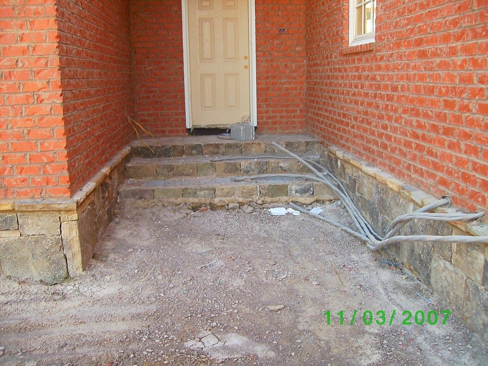 A picture of a brick building taken on 11/03/2007