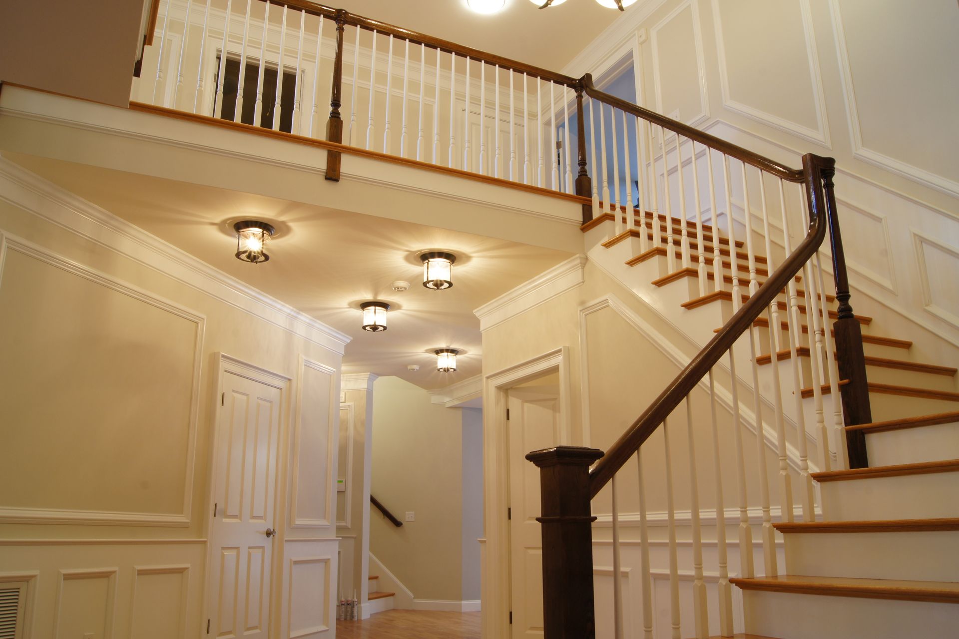 White, ornate ceiling molding.