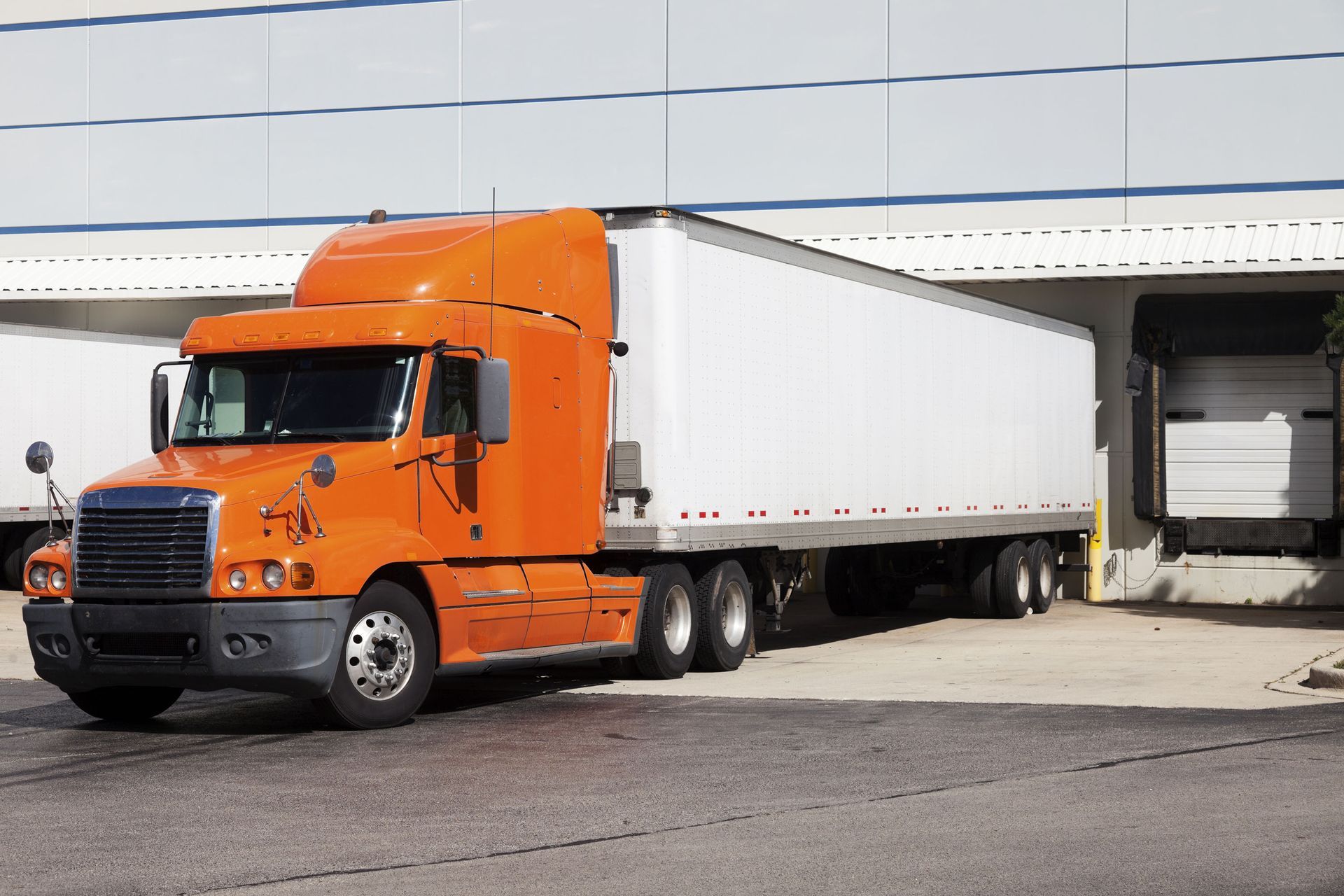 semi truck parking garage