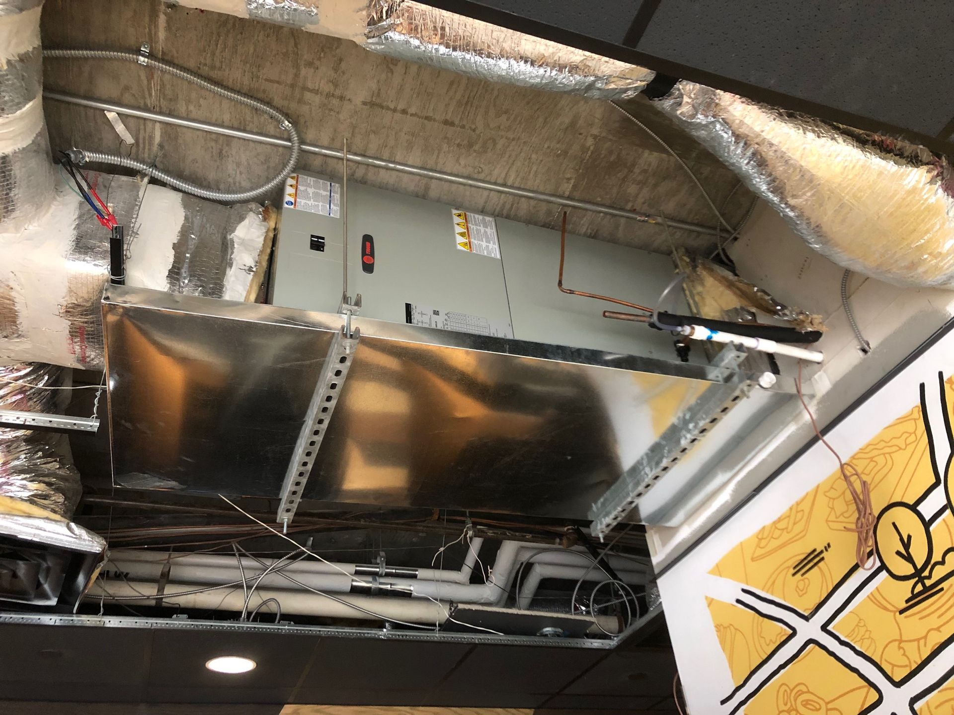 a picture of a ceiling vent