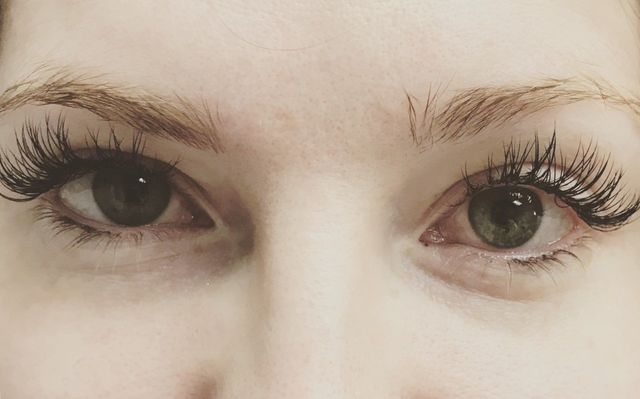Eyelash extension