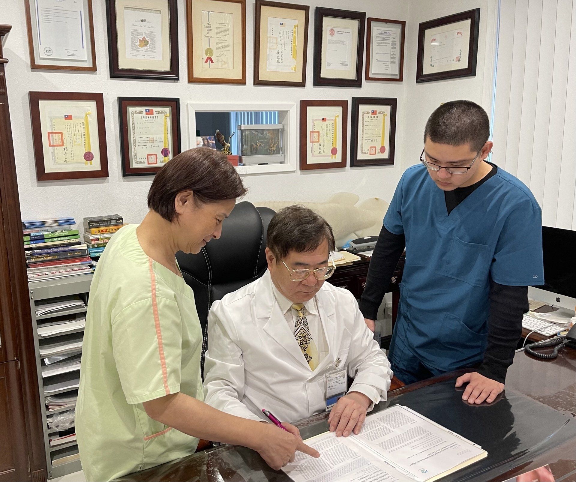 Dr.Wang Fu Nan and Staff