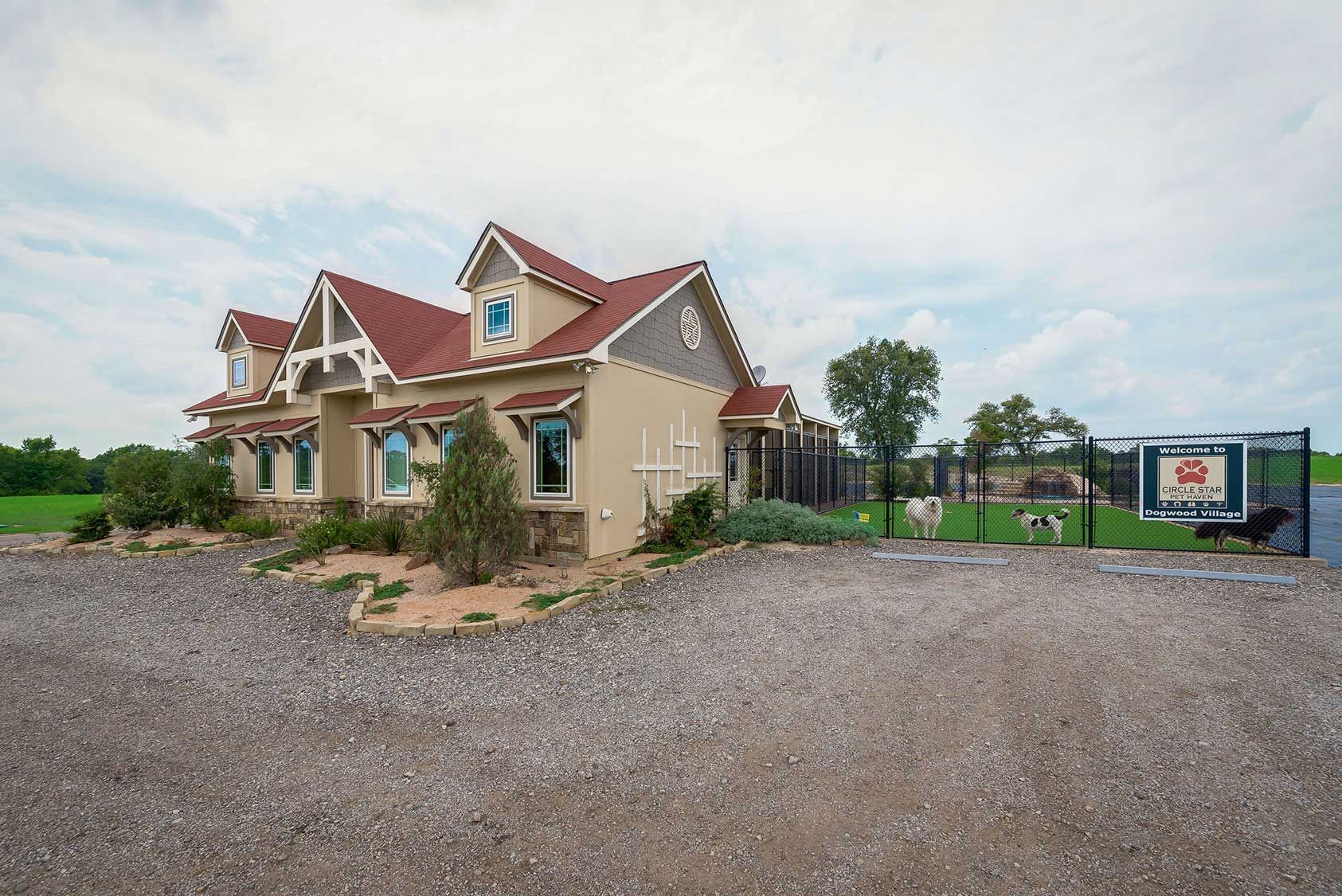 Boarding Athens, TX Circle Star Pet Resort & Training