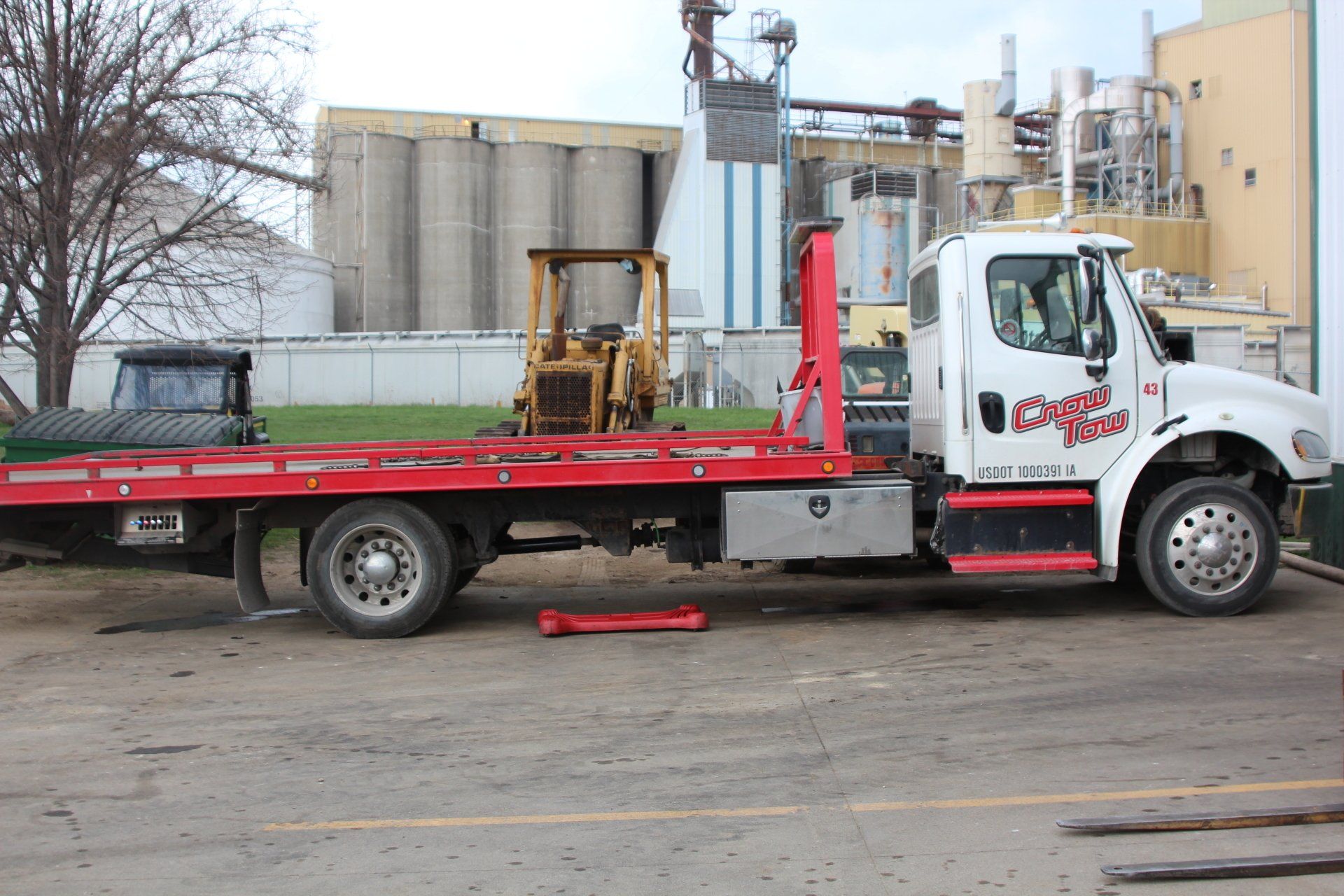 Flatbed Roll Off Tow Truck