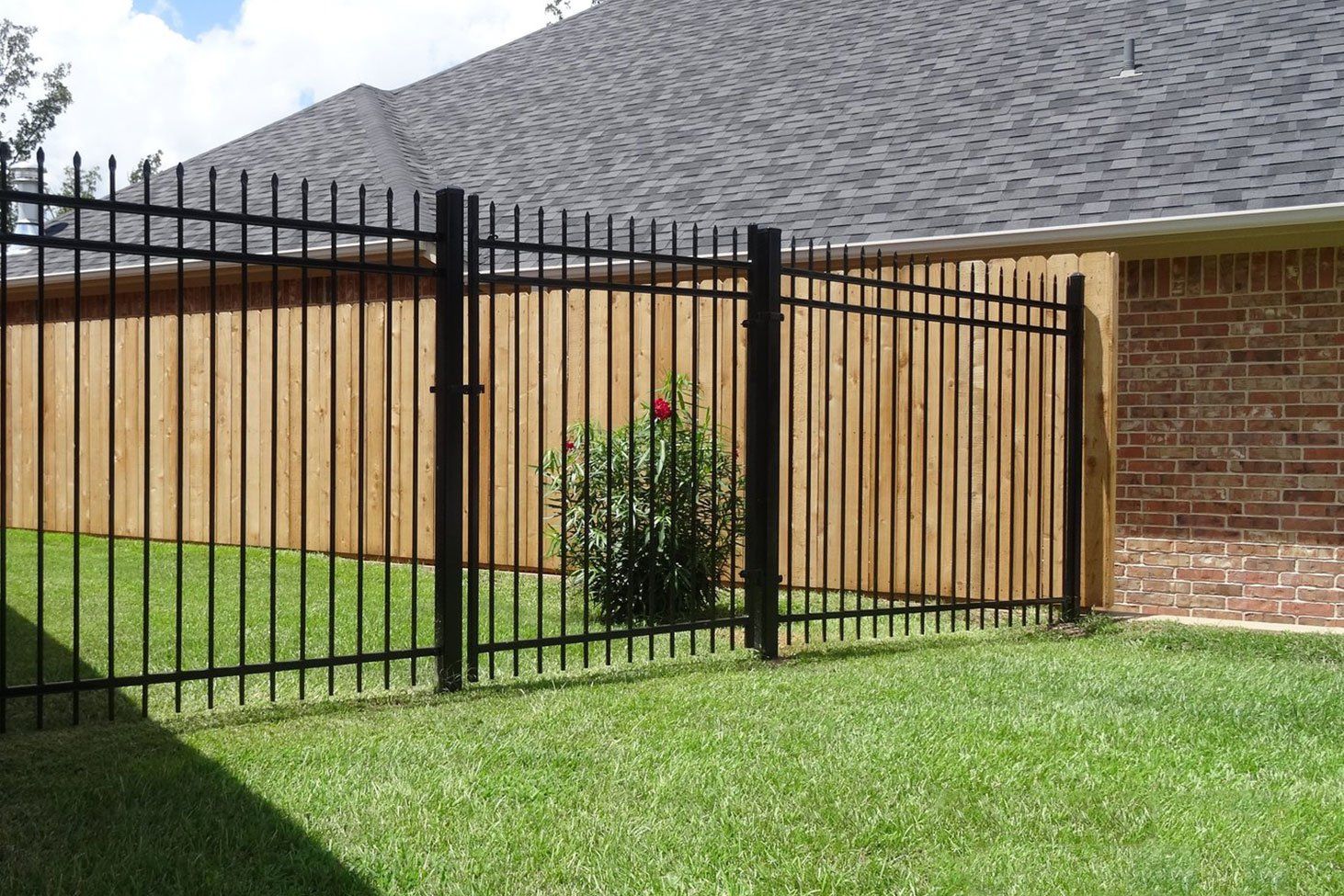 Fence Contractors Gladewater, TX | Harris Fence Inc