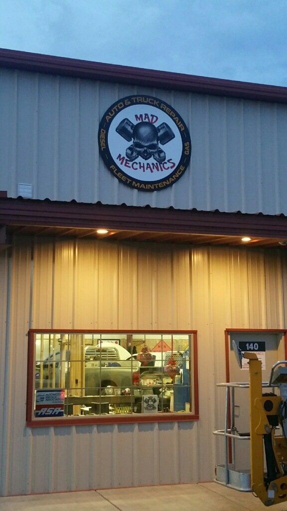 Mad Mechanics front shop