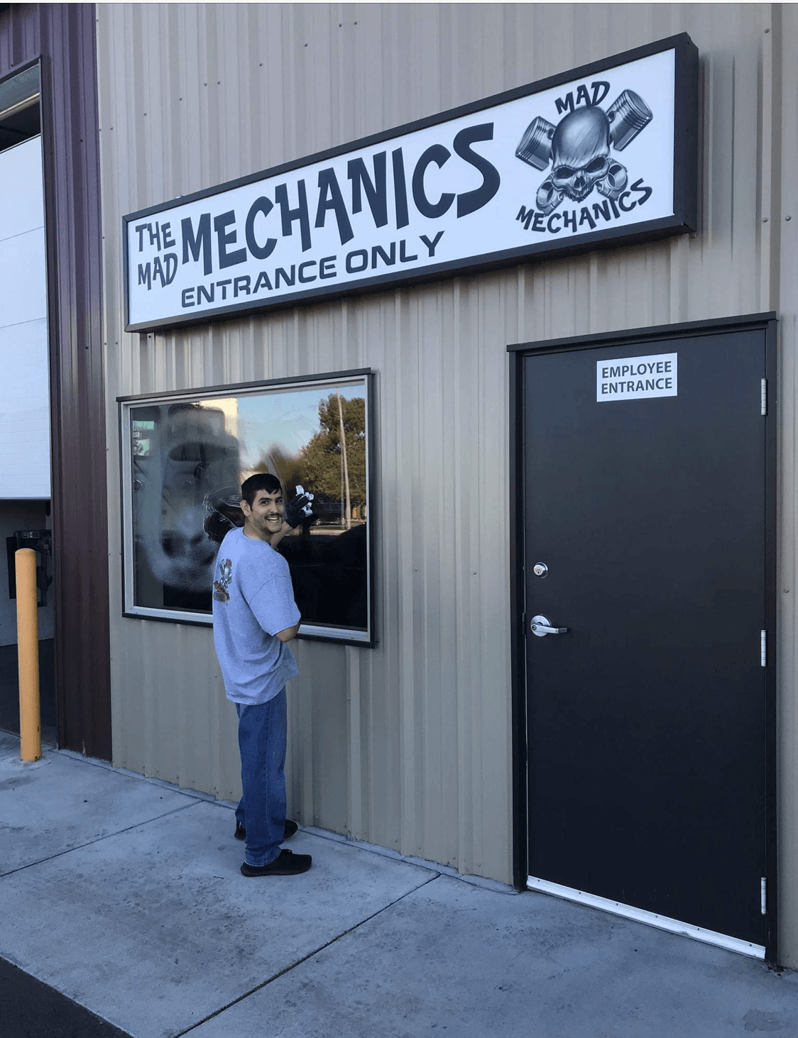 Mad Mechanics front shop