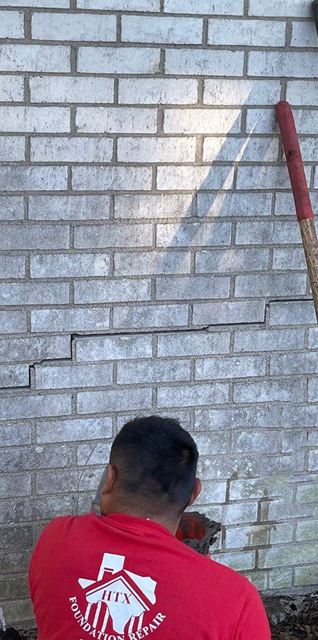 Before foundation repair on wall