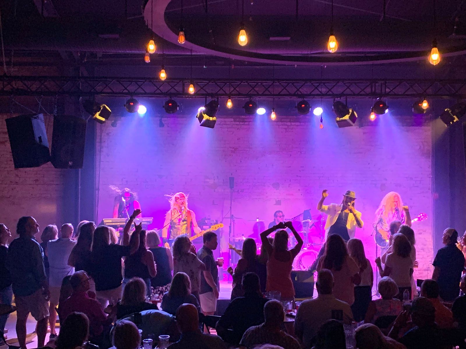 A perfect audio-visual setup for a concert