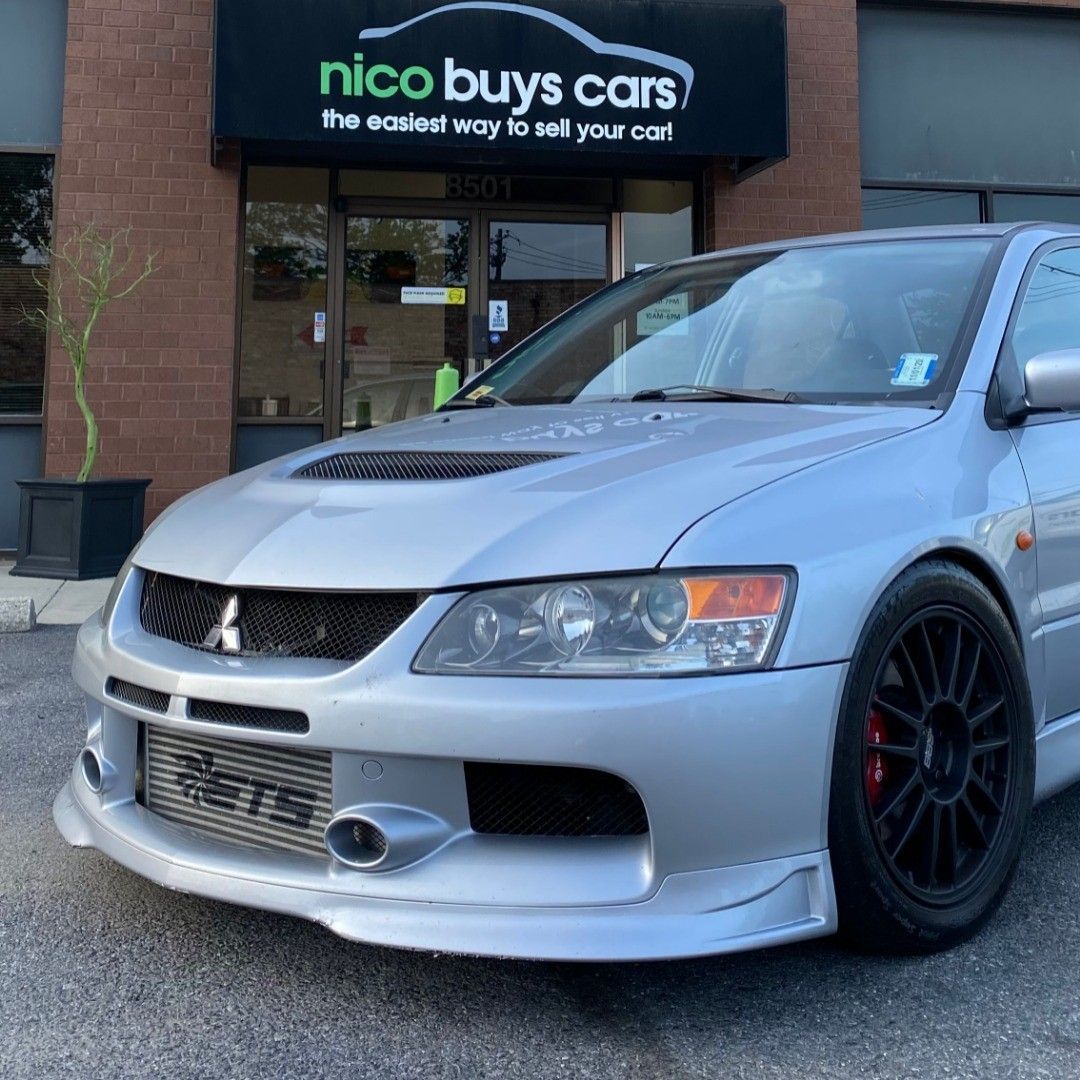 White Mitsubishi Lancer