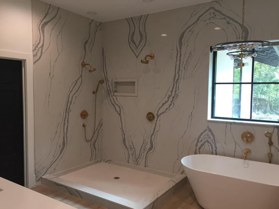 bristol shower and tub area