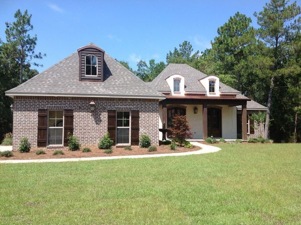 refuge 3 house front