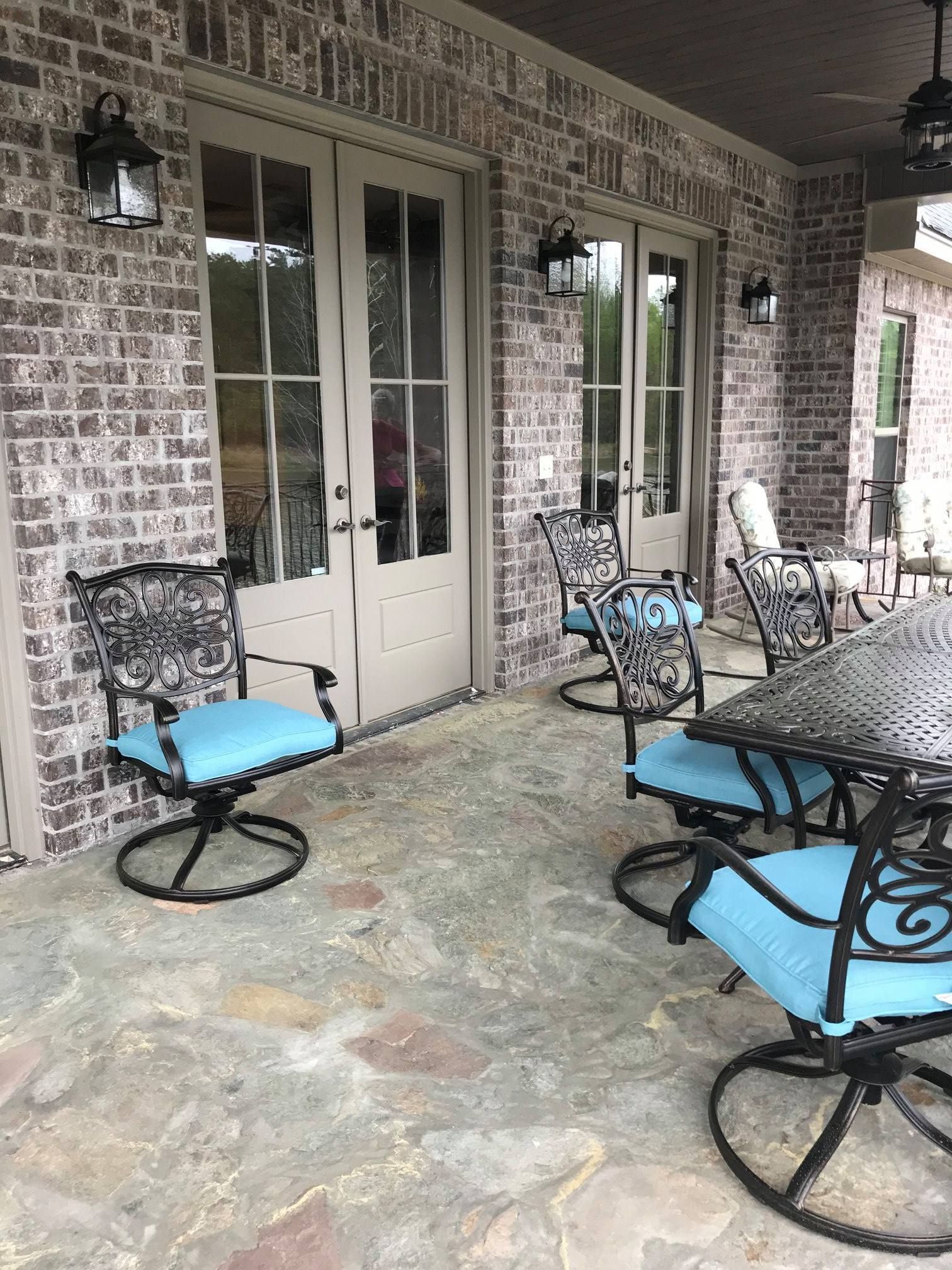 Timberton house patio