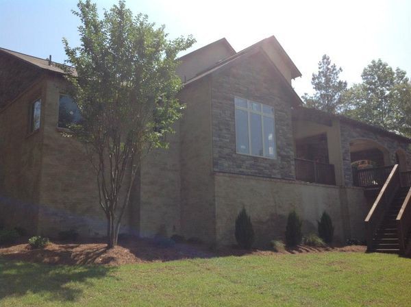 tww 6 house front lawn