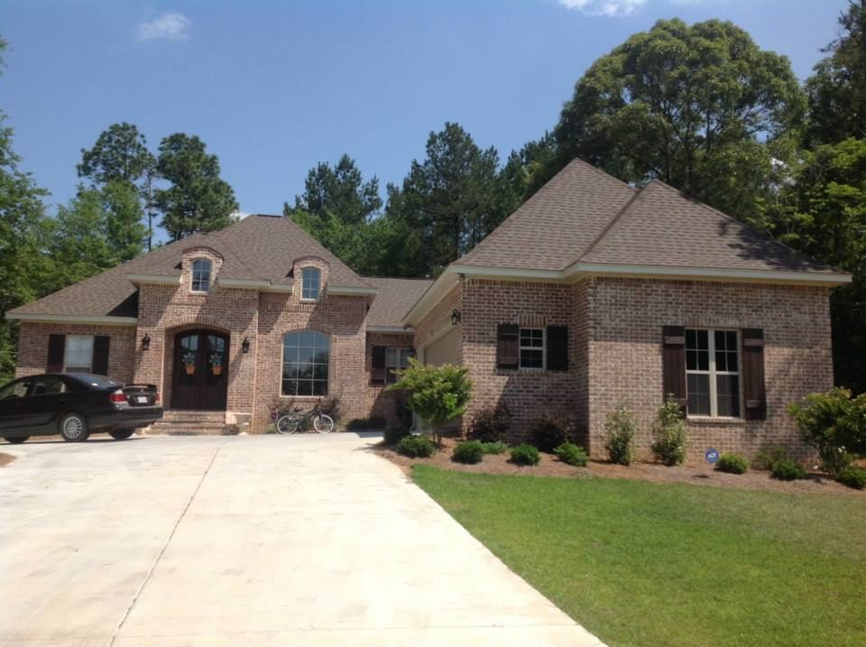 tww house with wide driveway