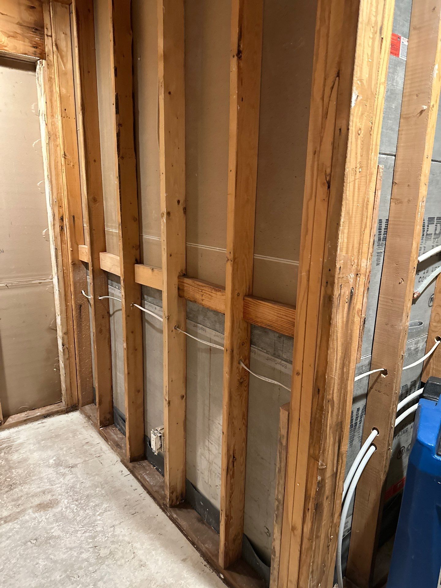 A room with wooden beams