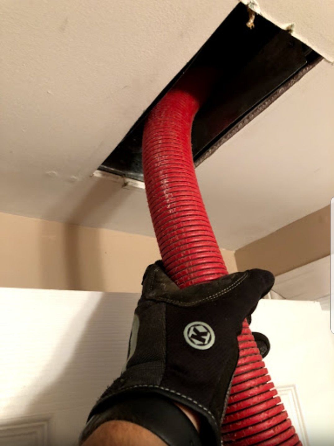Machine scrub flex duct & ceiling vents