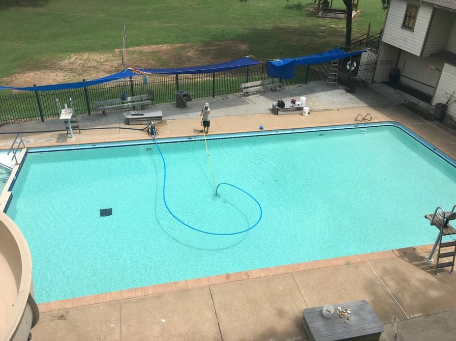 Pool cleaning service