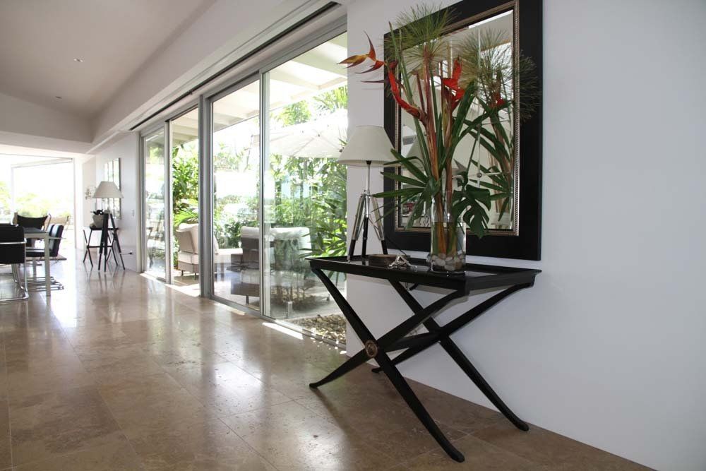 Residential glass window