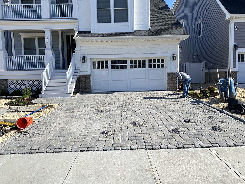 White garage landing