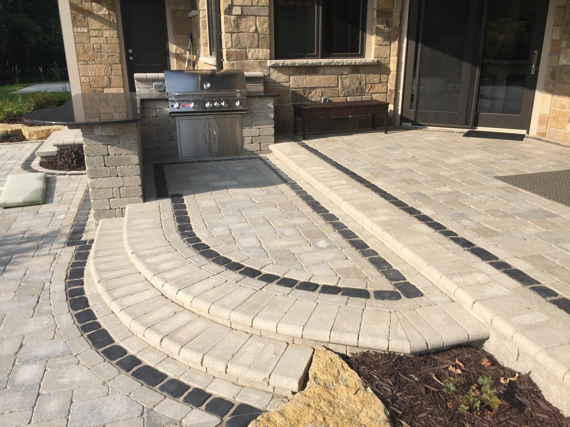 Outdoor Kitchens/Bars