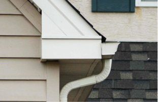 Cedar shakes | West Allis, WI | Advantage Roofing Systems | 414-690-9411