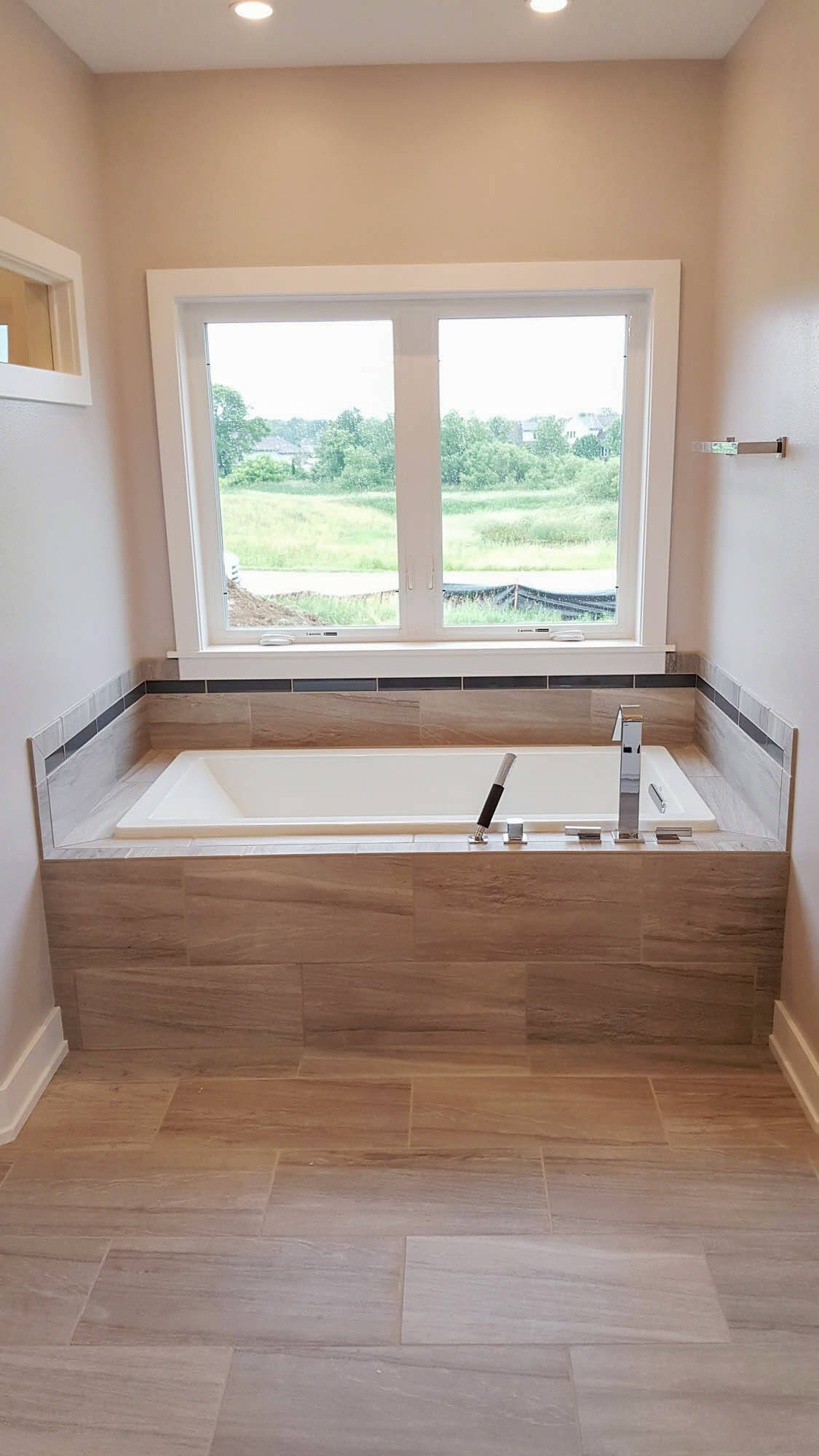 Modern bathroom tub
