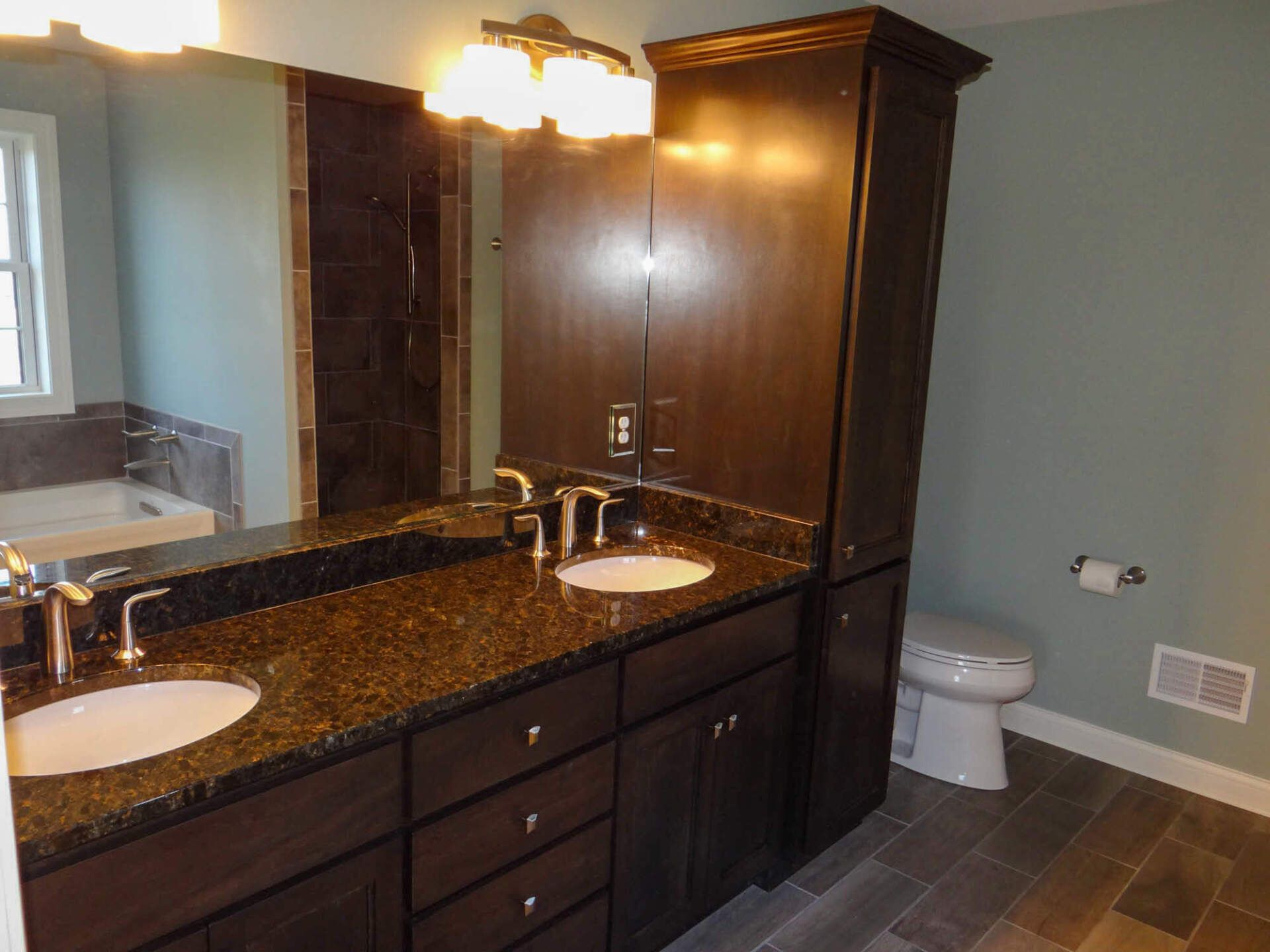 Luxury bathroom with mirrors