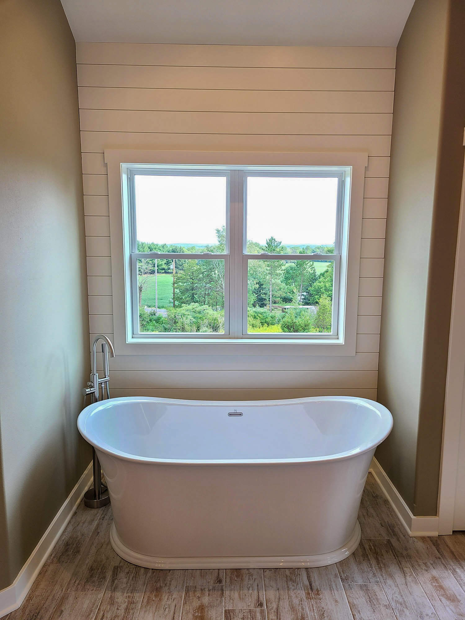 Bathroom with tub