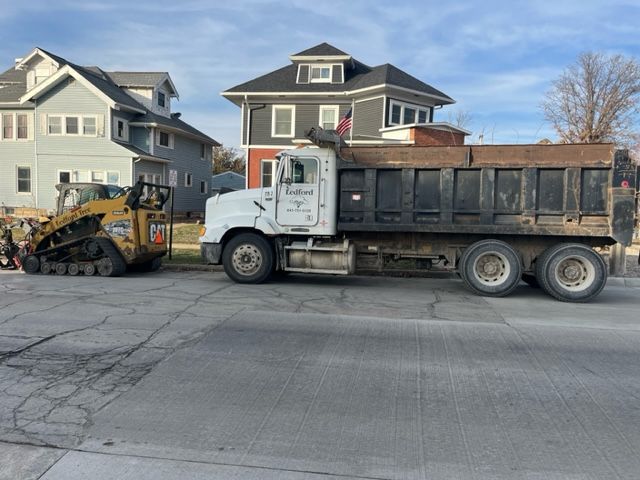 ledford truck for tree removal