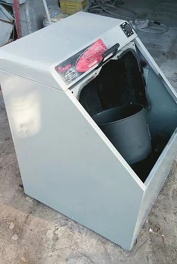 Red Devil Orbit 1-gallon mixer