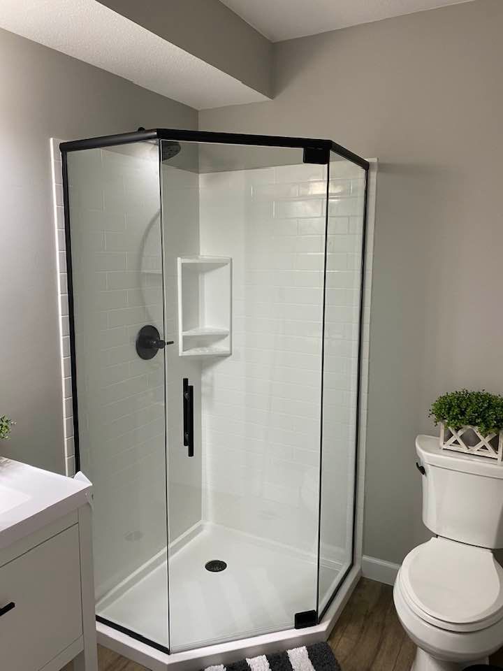 glass coner shower 