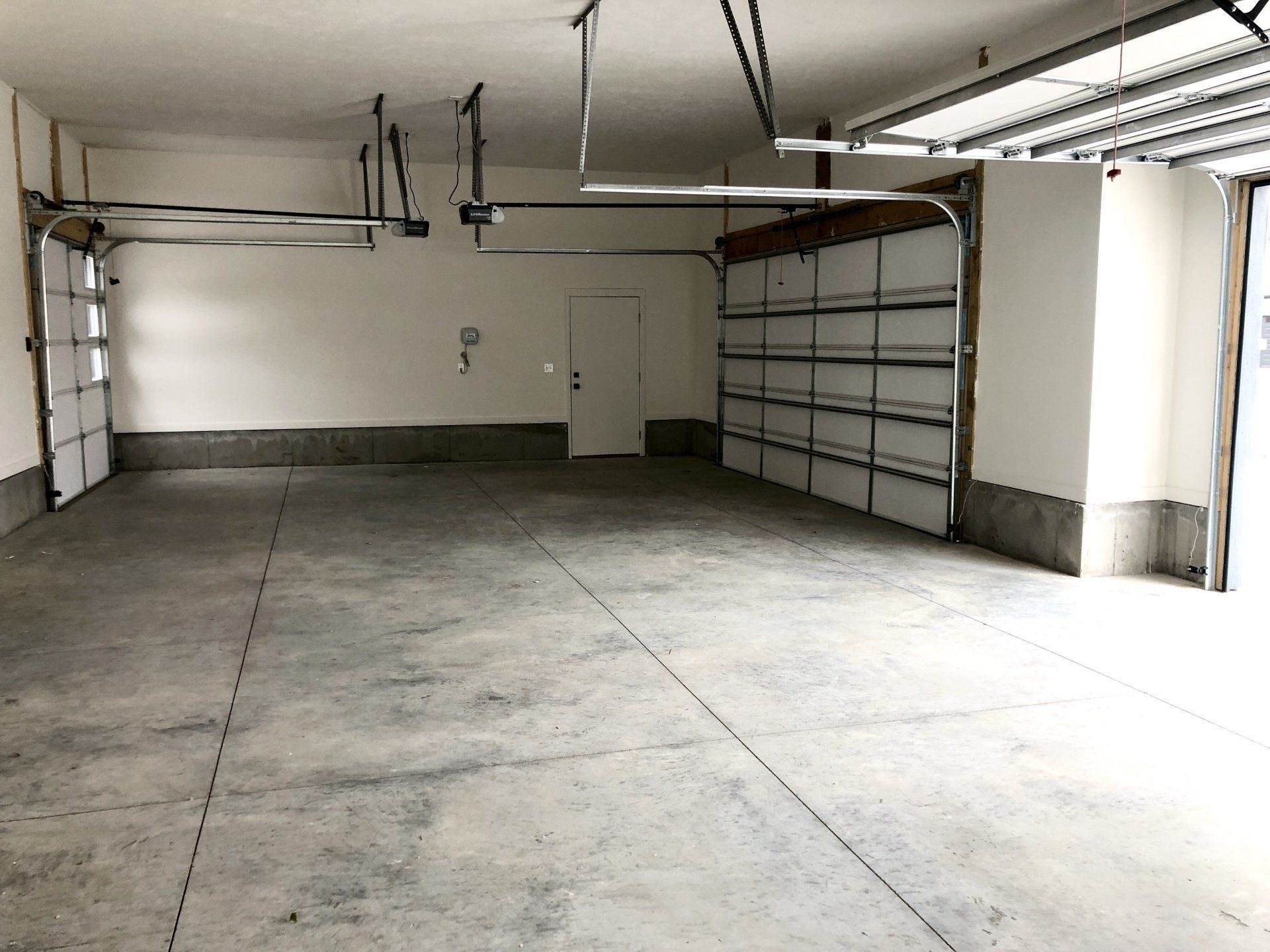 4525 Lambert Place garage space