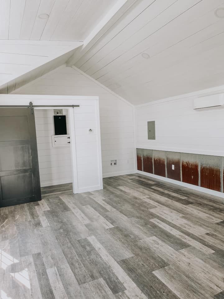 Portable building ceiling