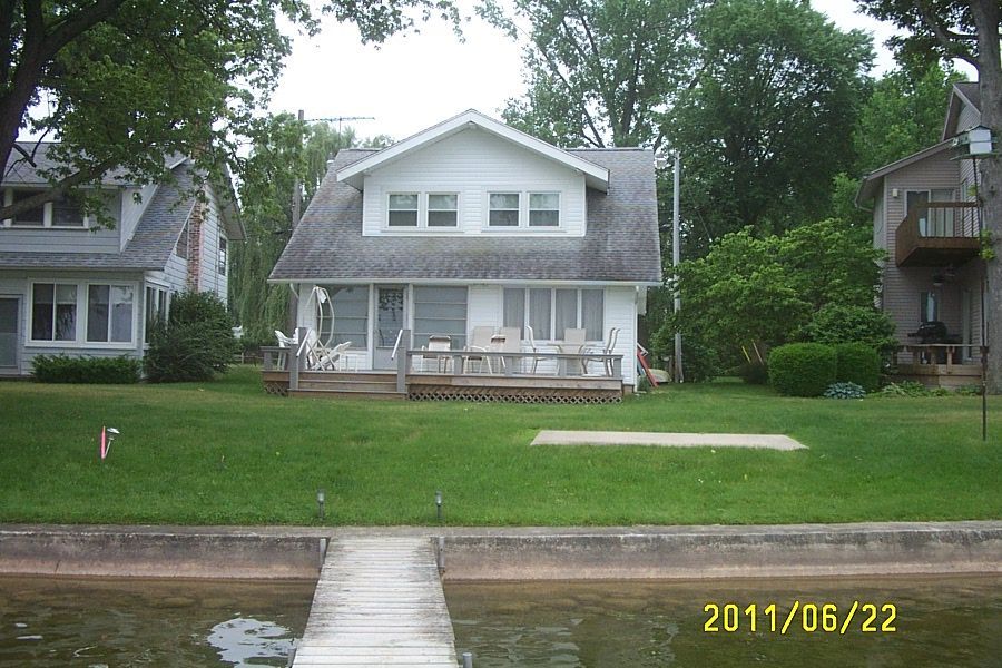 Bender and Hunt lake house remodel