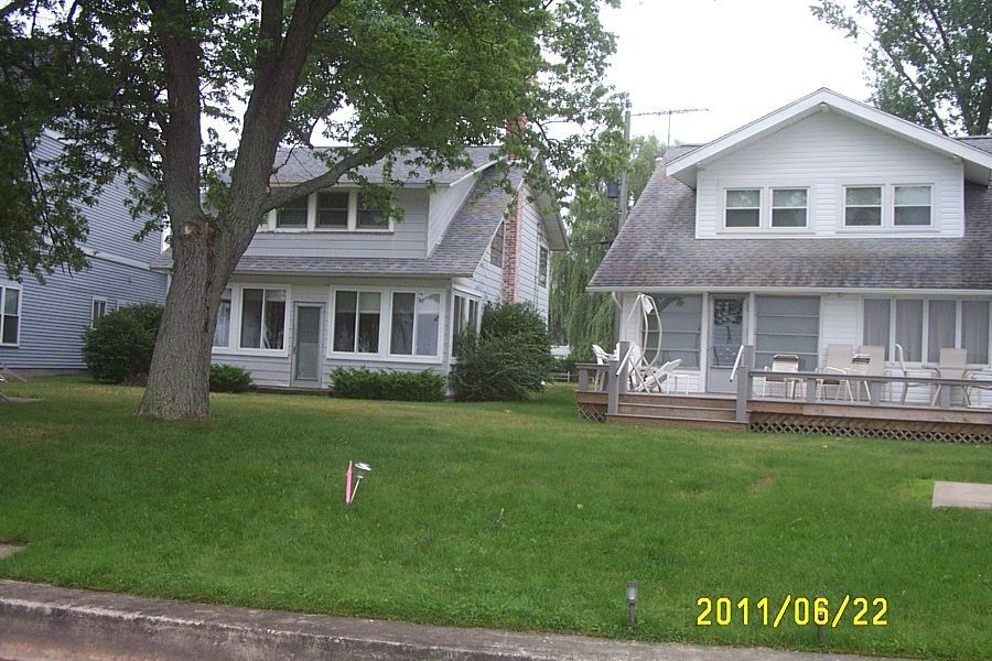 Bender and Hunt lake house remodel