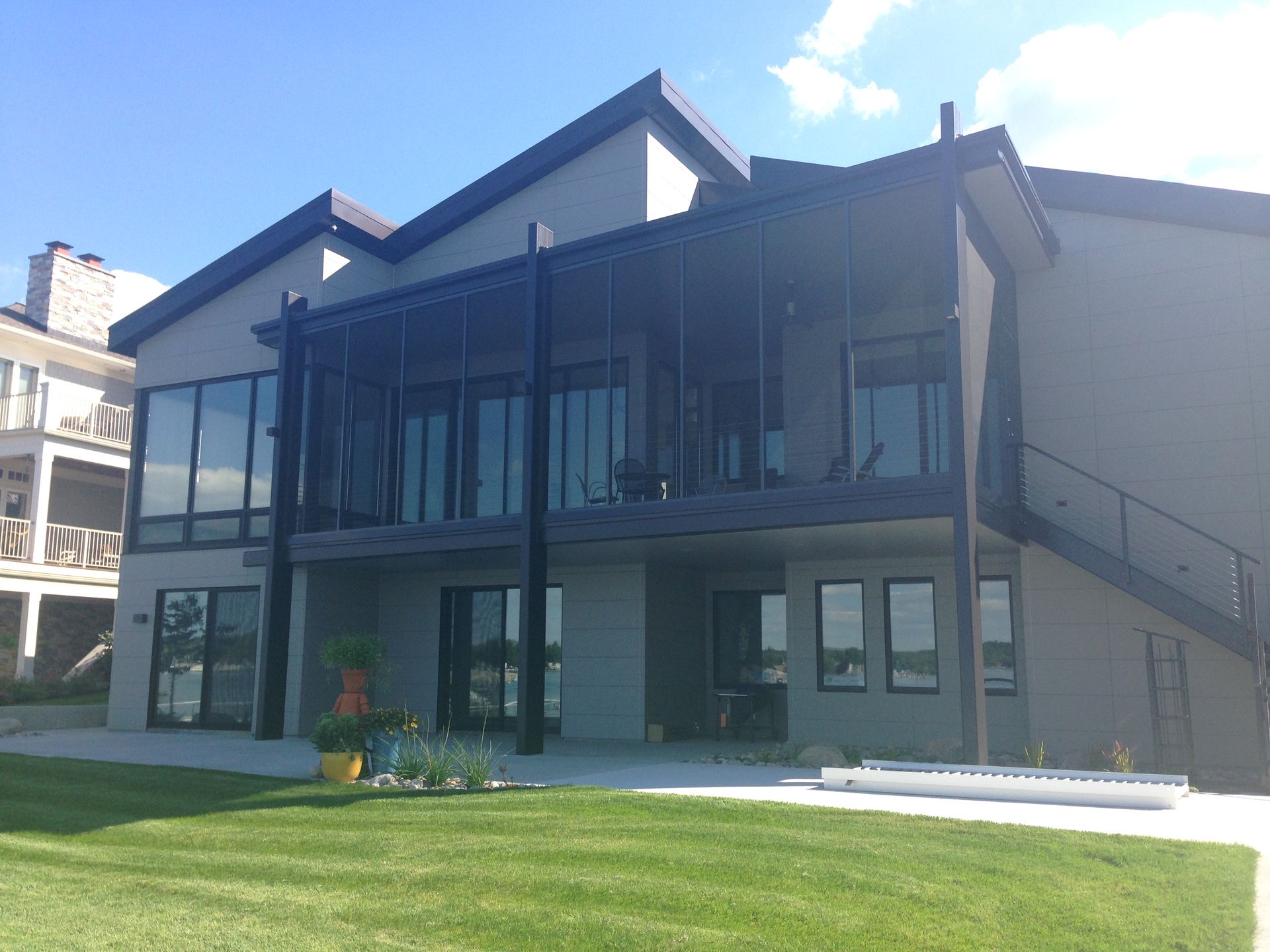 Rupp contemporary lake house