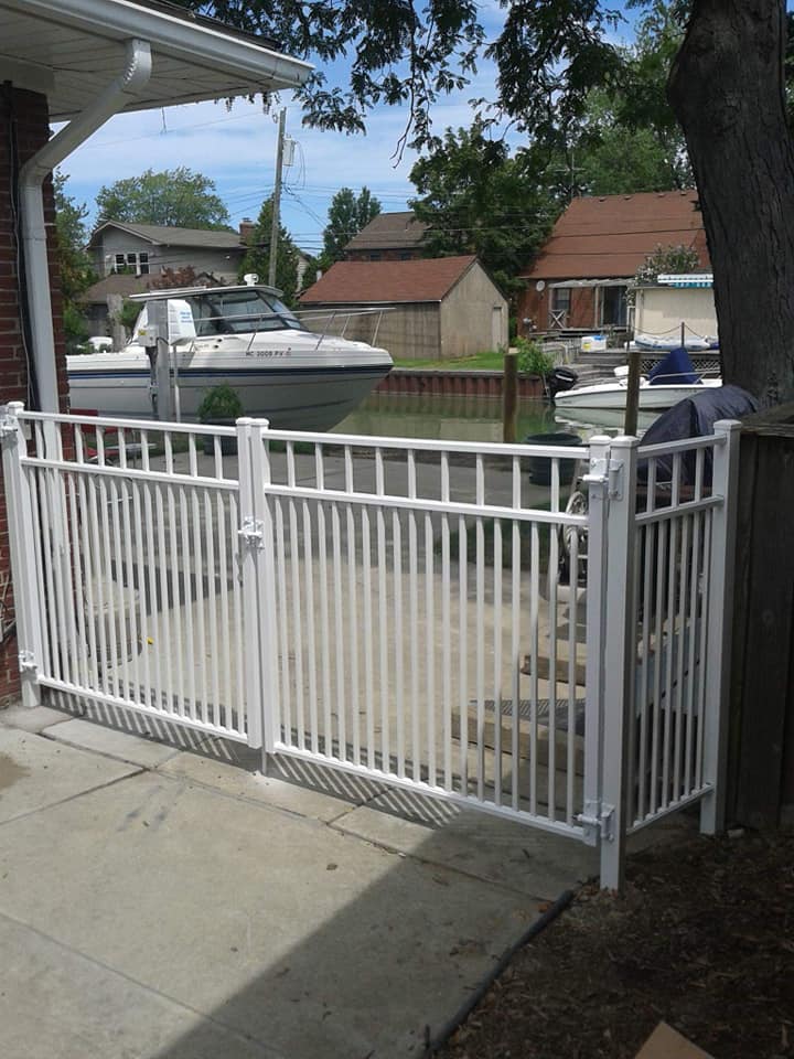 Aluminum fencing