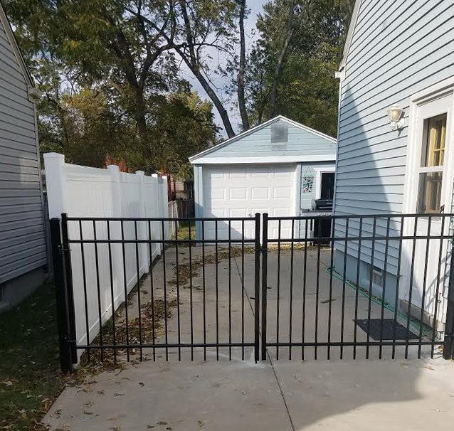 Aluminum fencing