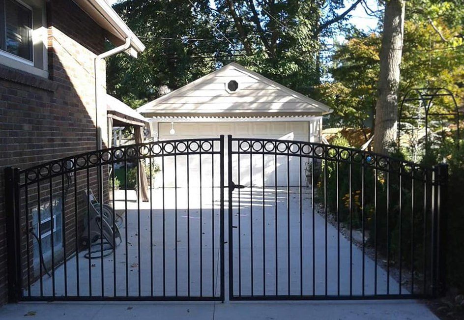 Aluminum fencing