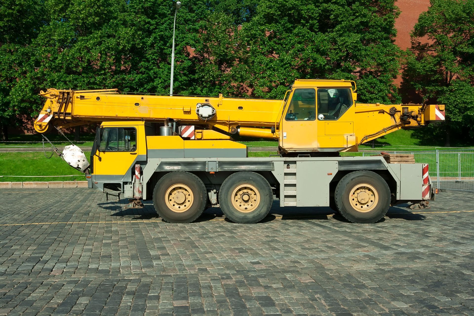 What Crane Services Are Typically Offered?
