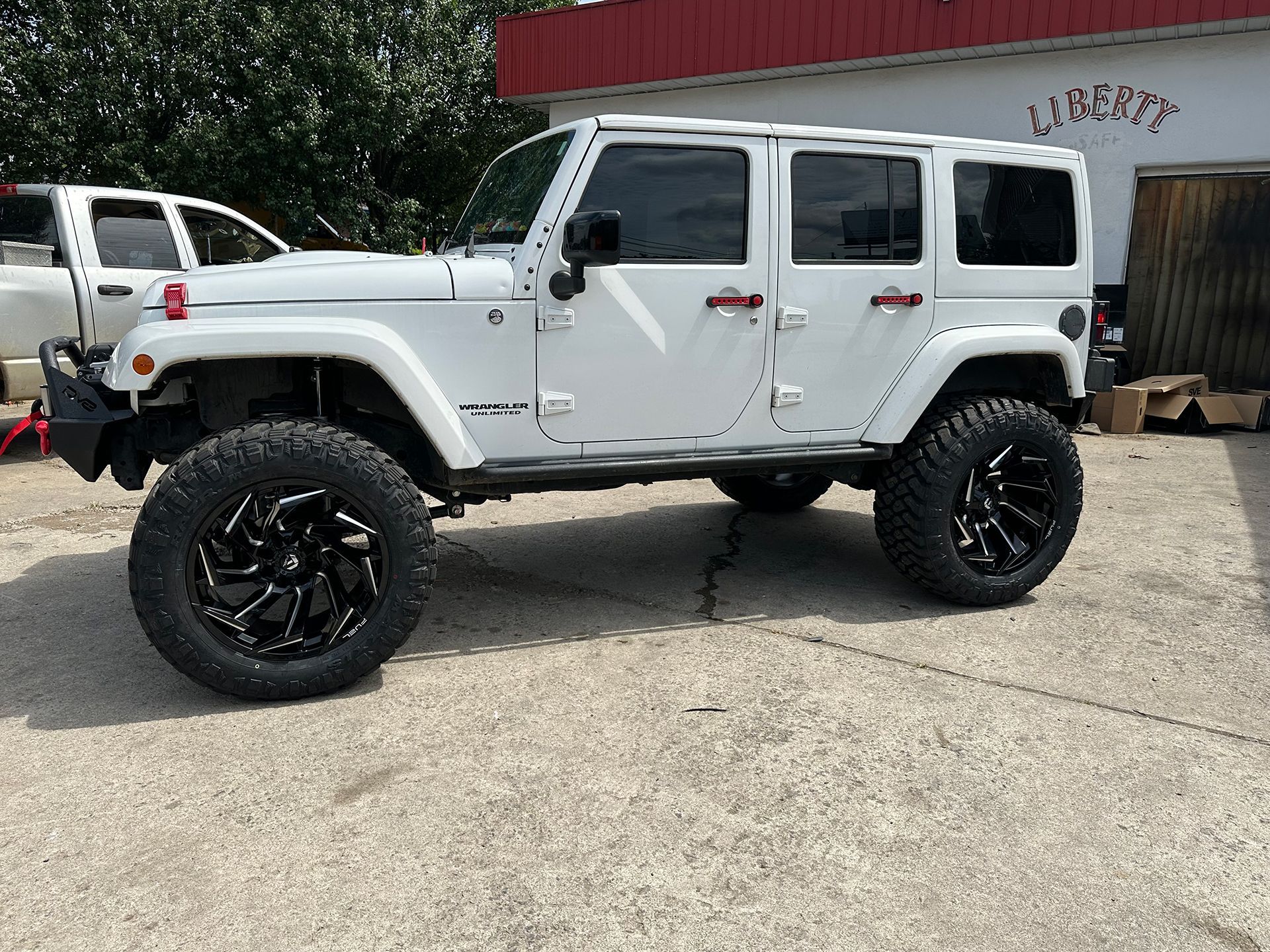 White Wrangler truck