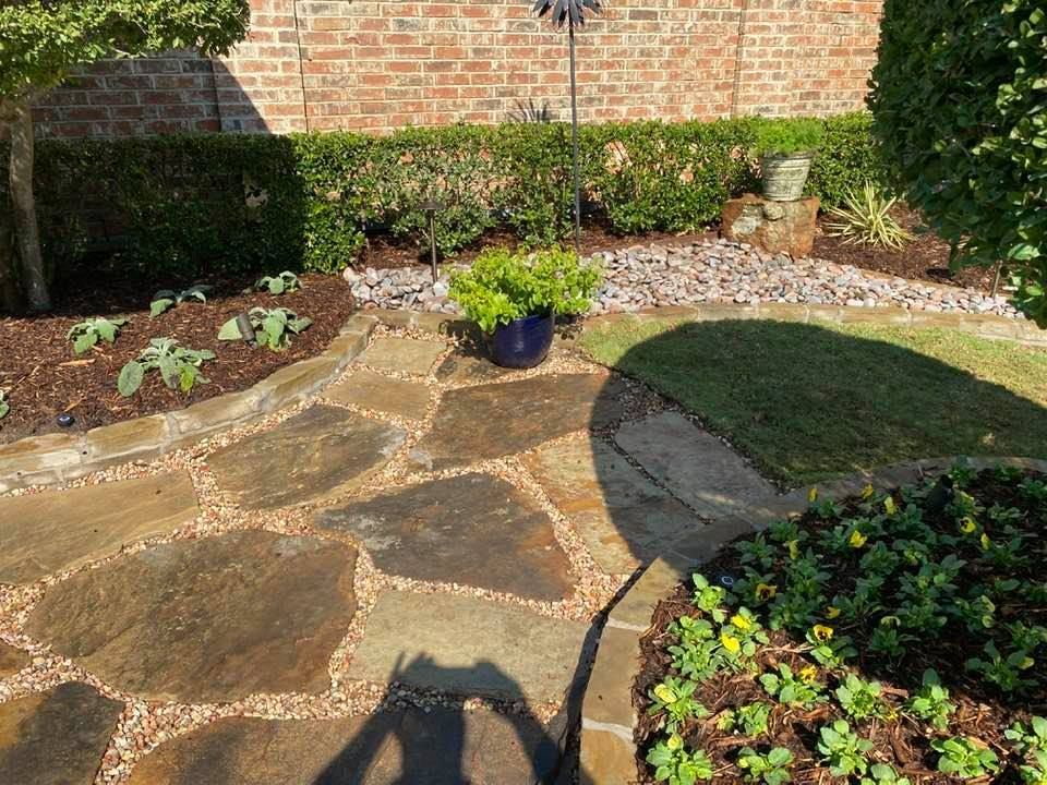 Stone concrete walkway