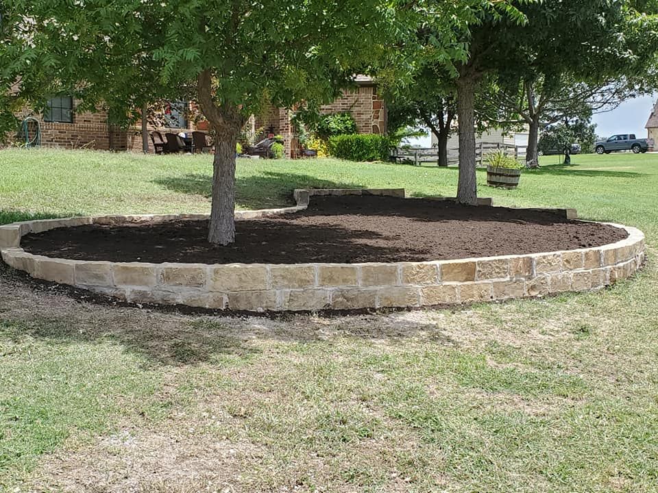 Freshly laid mulch borders