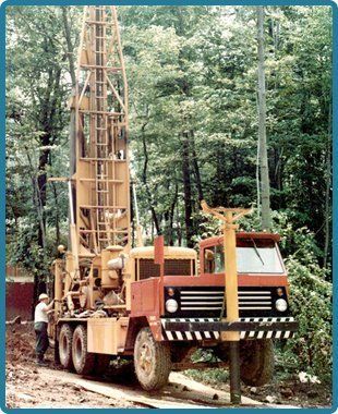 Water drilling truck